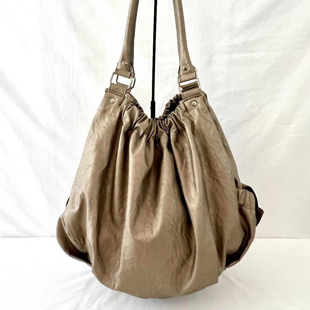 Bueno Gold Matte Metallic Bucket Bag with Scrunch Snap Opening, EC!